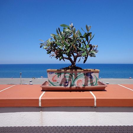 Vacanze Al Mare Patrizia'S Sweet Home Terme Vigliatore Eksteriør bilde